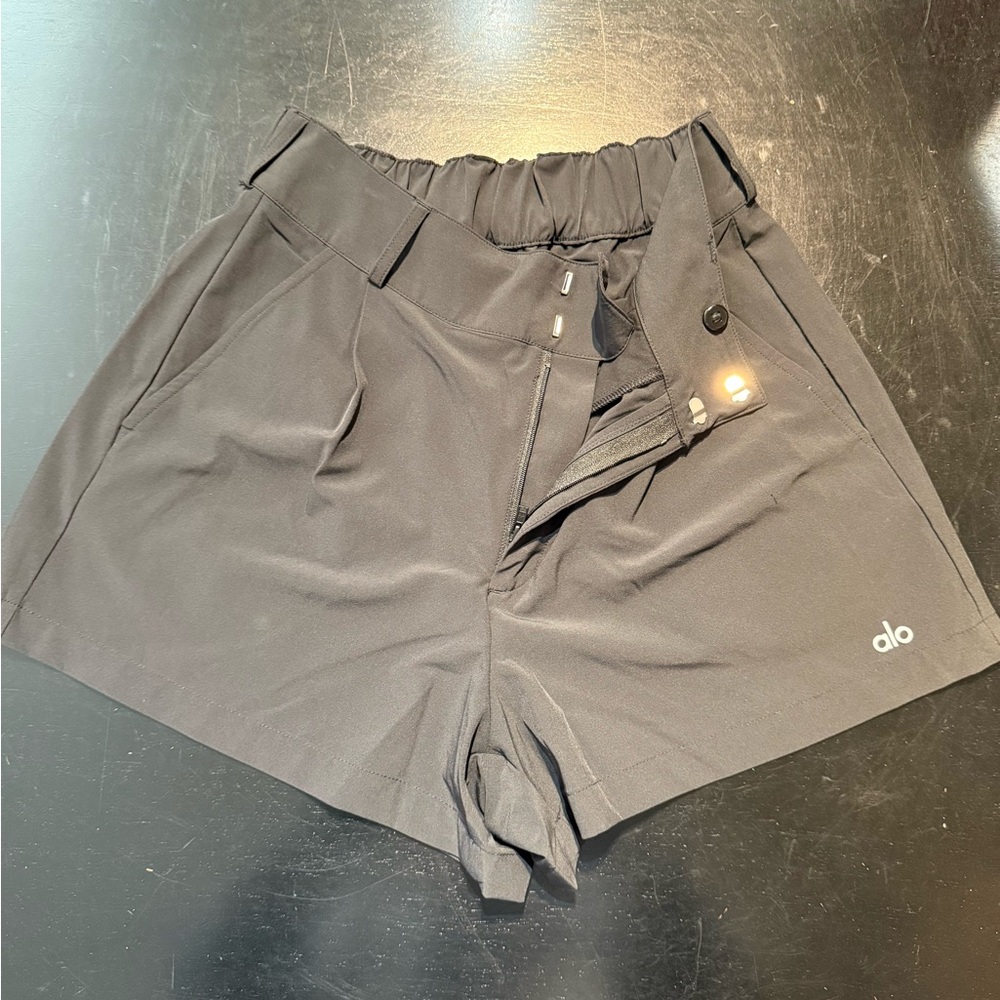 ALO Yoga High Waist Status Trouser Short Black
